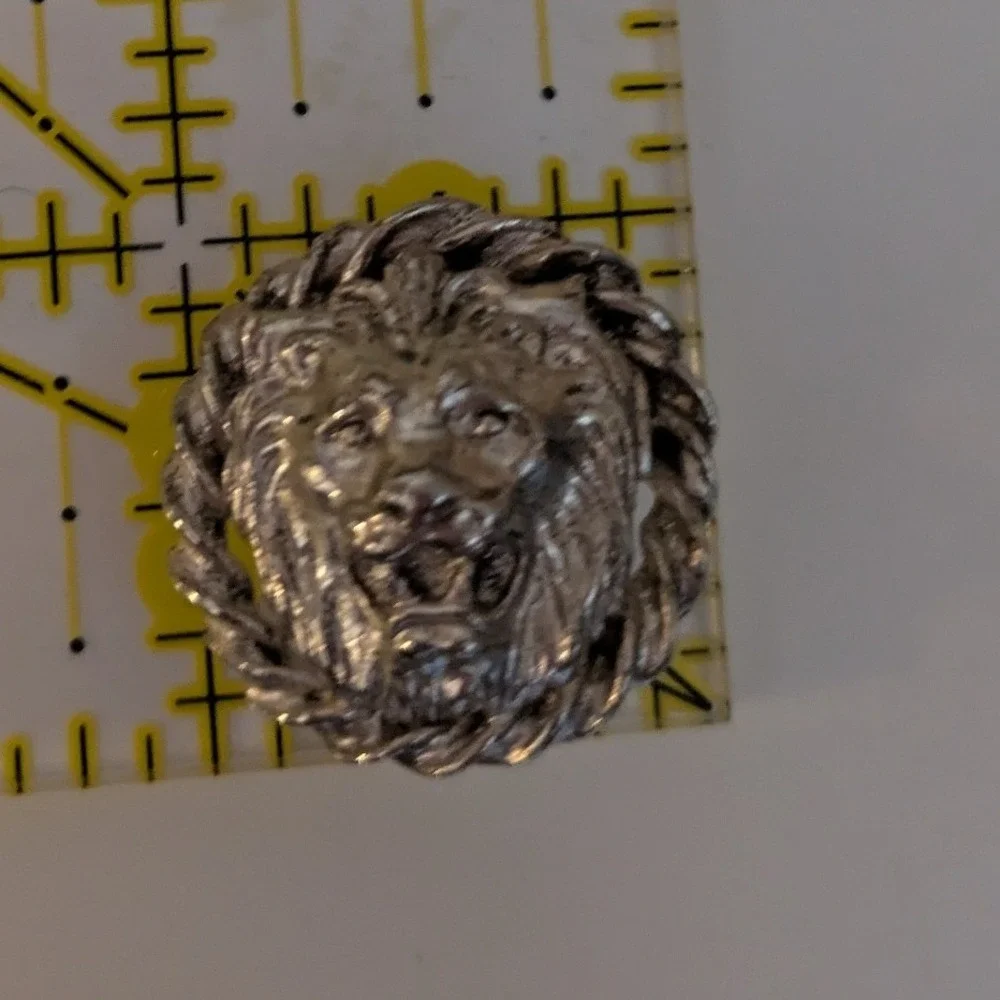 80s 90s Vintage‎ Lion Clip On Earrings